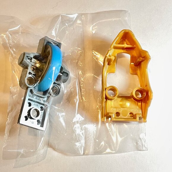 Lego Chima 70139 Flywheel 2X8 Wheel Blue Bird Pearl Gold 11111PB04 11125C01 - Picture 4 of 7